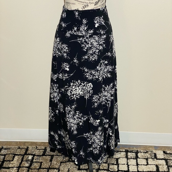 Banana Republic Dresses & Skirts - Banana Republic Skirt